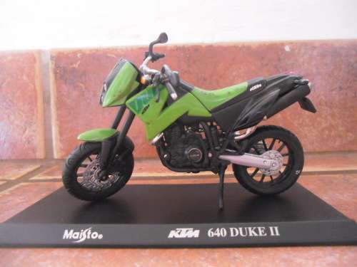 MAISTO KTM 640 DUKE II 1:18
